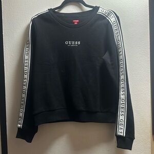 Guess sweater great condition and quality